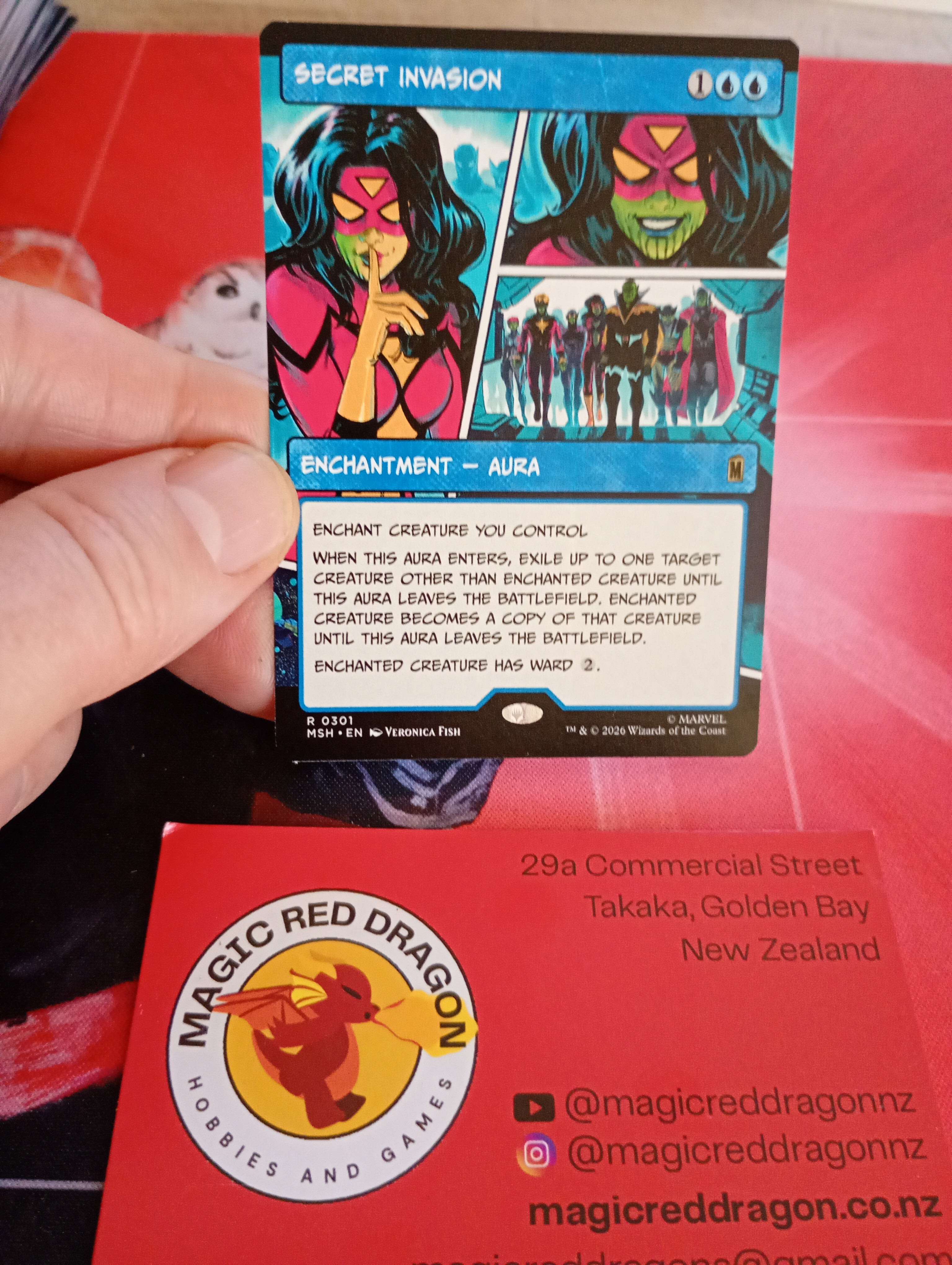 Secret Invasion - NM- Borderless