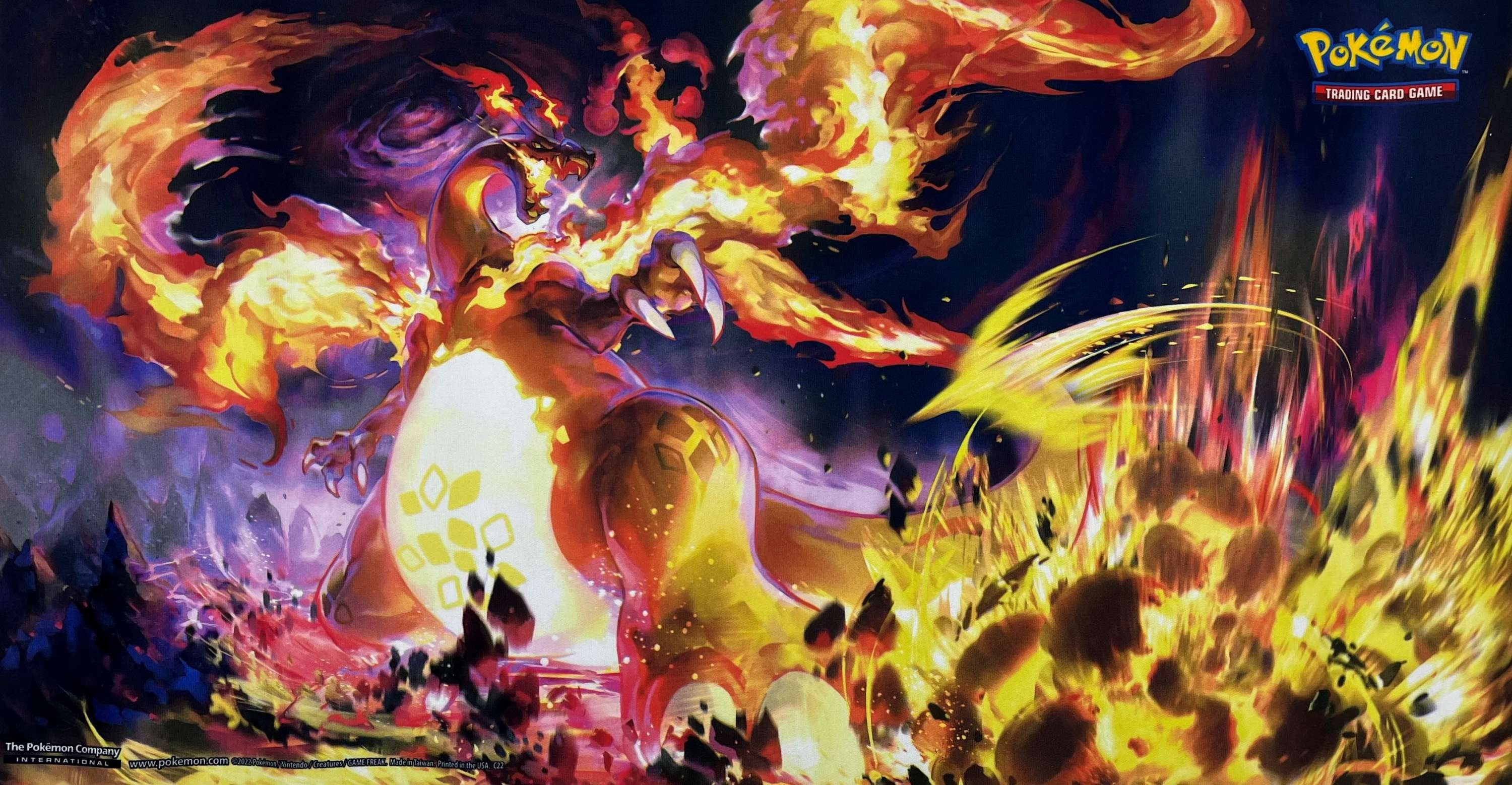 Pokemon Charizard Vmax - Playmat - Ultra Premium Collection